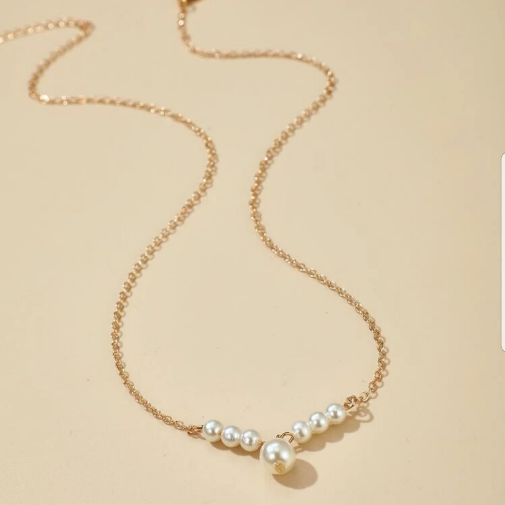 *Tris* Pearl Dangling Necklace - Picture 4 of 5